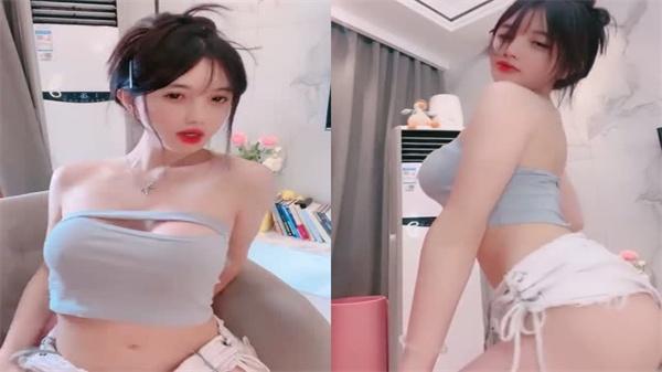 极品女神尤物，装扮丝袜高跟包臀短裙完美诱惑