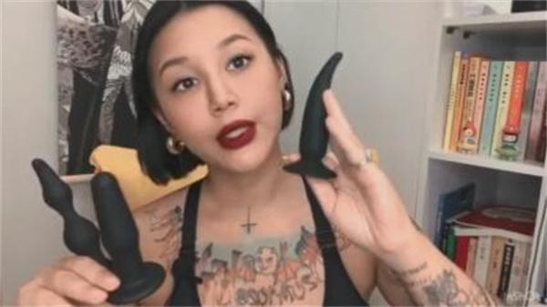 带你了解肛交小玩具！關於大人的玩具這件事 前列腺按摩爽不爽_比打手槍還爽的前列腺高潮！
