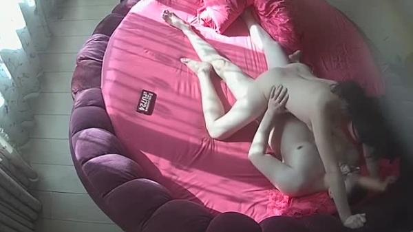 奸夫淫妇边看黄片边操逼叫床声惊天动地