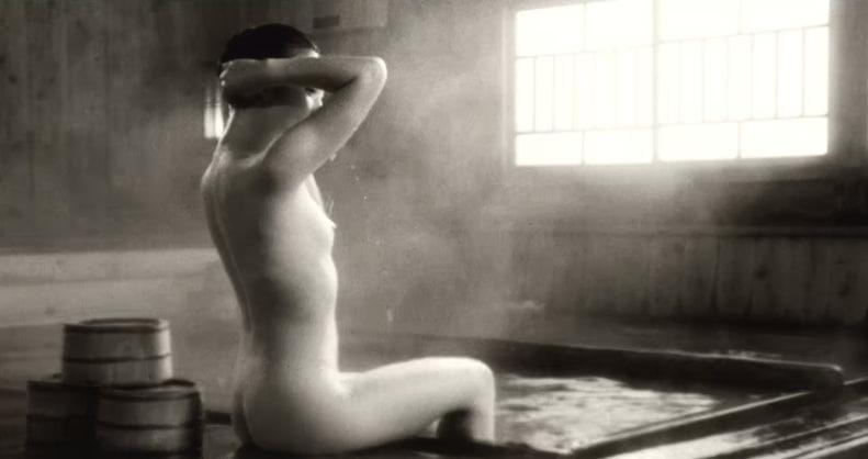 他的摩托，她的岛