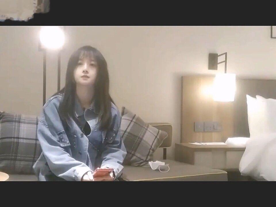 糖心探花约炮在校大学生妹子没想到真的很骚一直让快操她的小骚逼