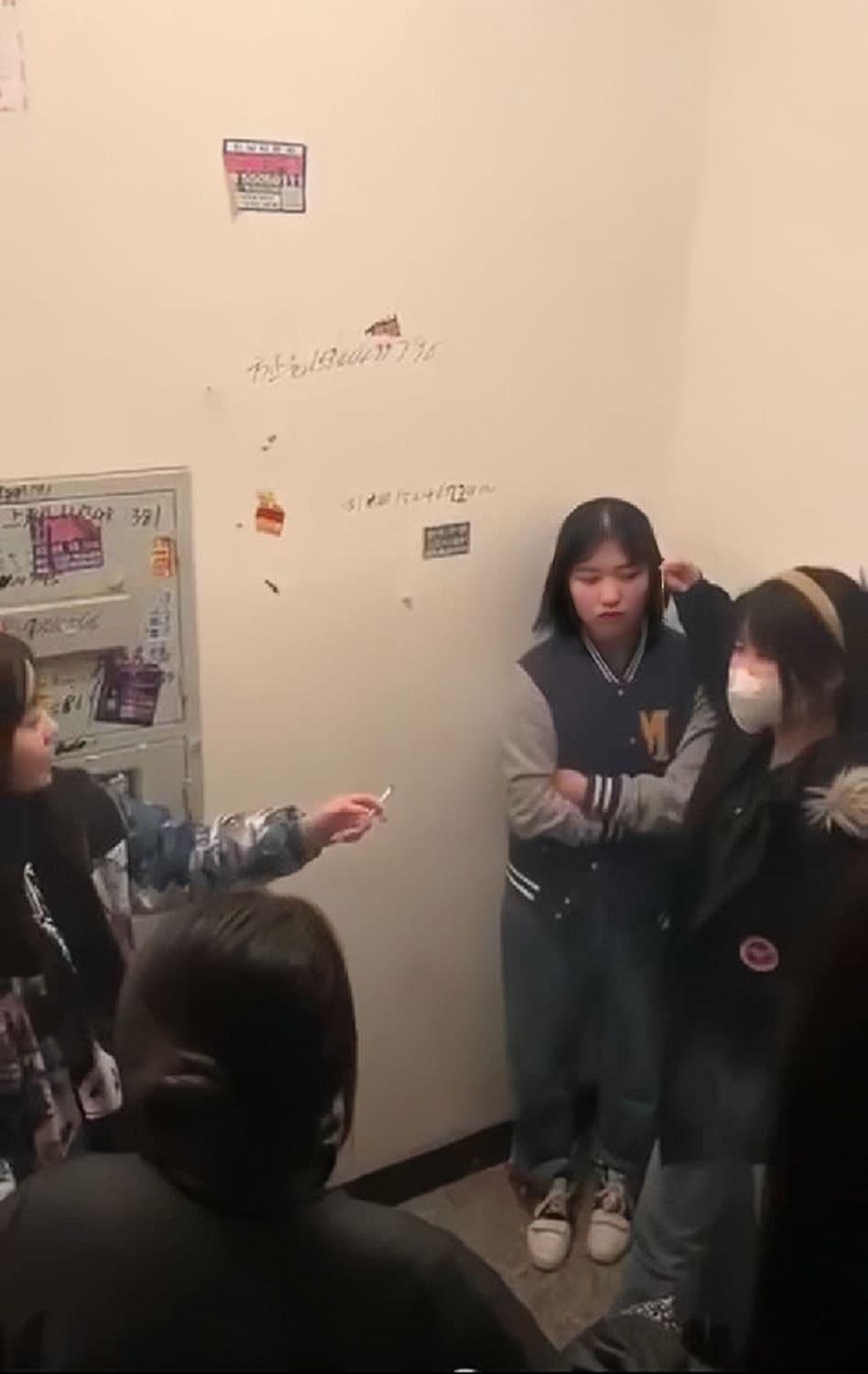 校园霸凌欣赏气的睡不着落后乡镇校园霸凌火车站.