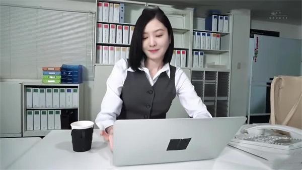 AI-章若楠-上班被骚扰的女职员